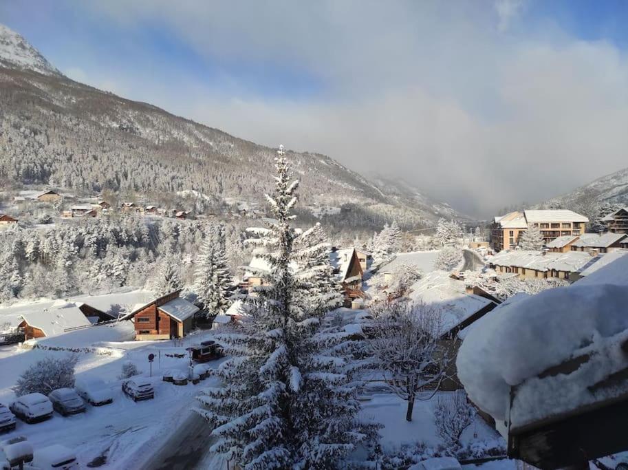 Appartement Vue Montagne, Cosy Et Chaleureux Briançon Exterior foto