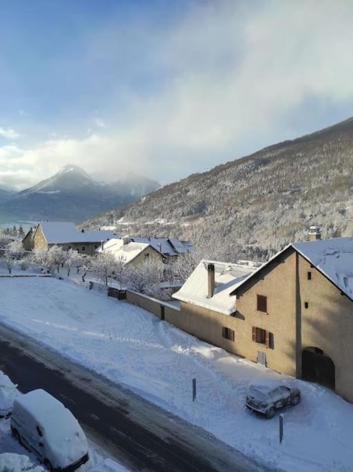 Appartement Vue Montagne, Cosy Et Chaleureux Briançon Exterior foto